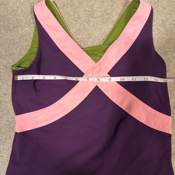 Lululemon Women’s Workout Shirt - Picture 4 of 5